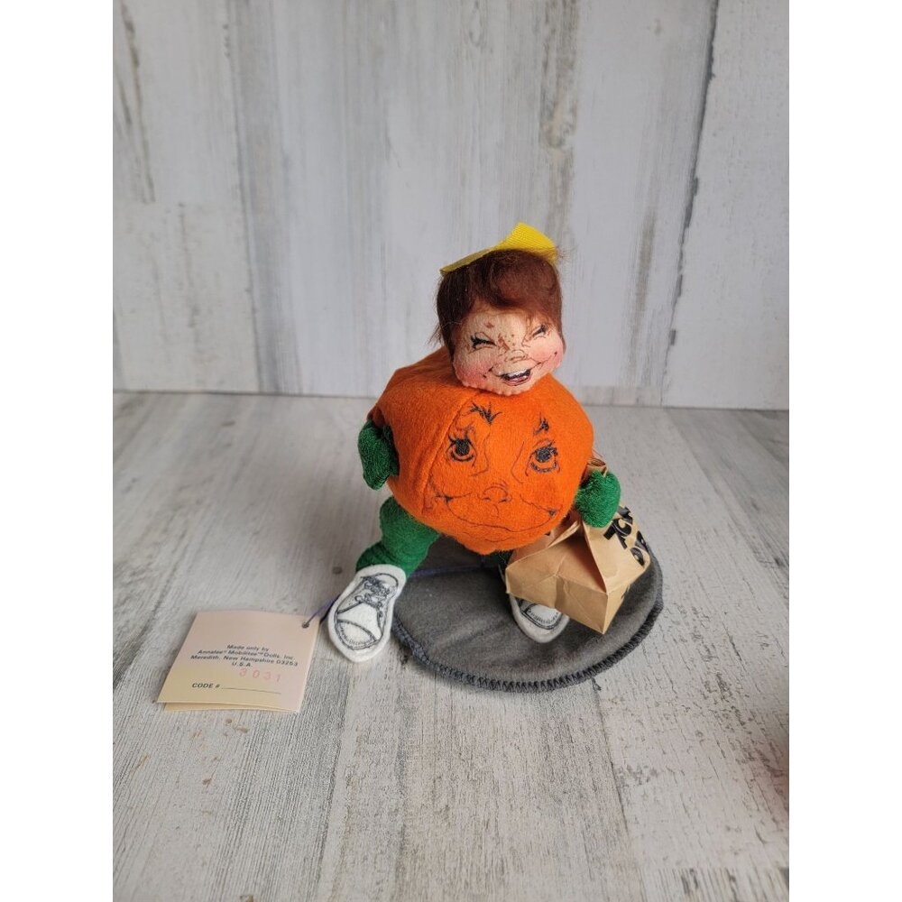 Annalee Halloween pumpkin kid trick or treater costume doll Society